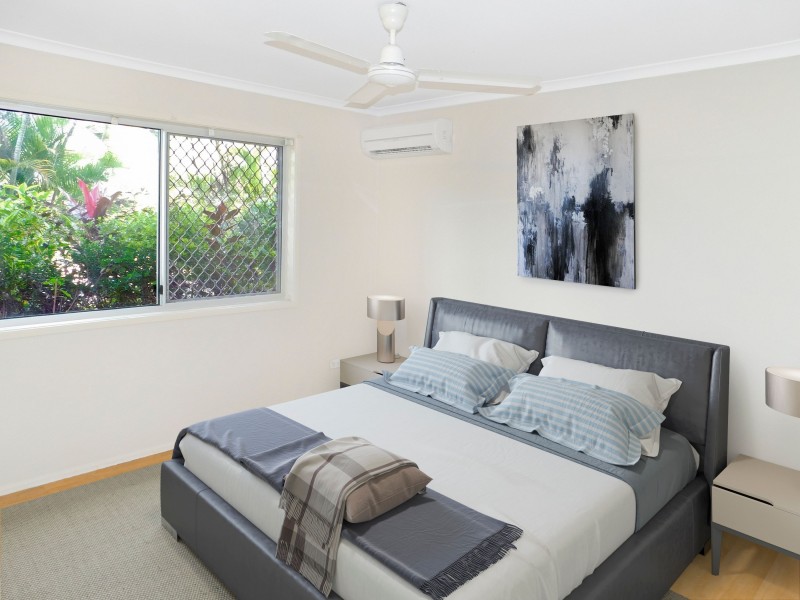 20 Long Street, Mooroobool QLD 4870