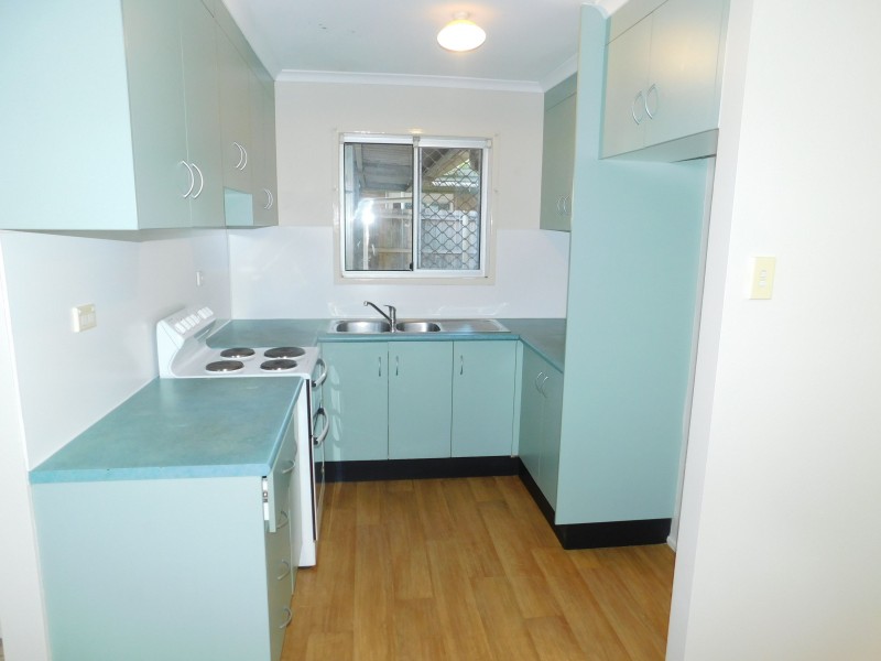 20 Long Street, Mooroobool QLD 4870