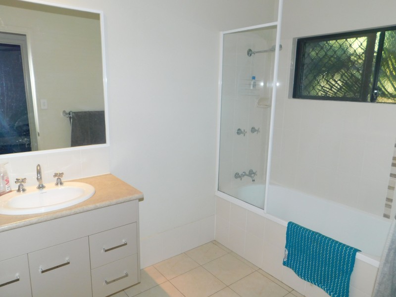 2 Petrie Close, Kewarra Beach QLD 4879