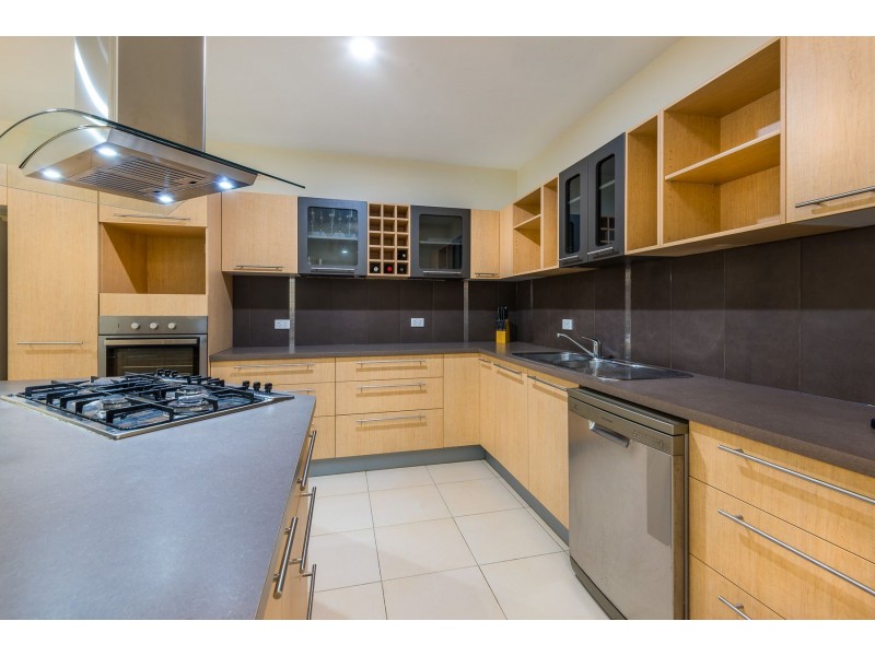 6 Palmetto Street, Palm Cove QLD 4879