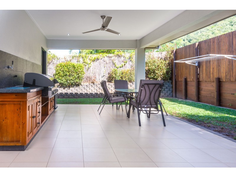 6 Palmetto Street, Palm Cove QLD 4879