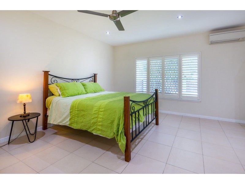 6 Palmetto Street, Palm Cove QLD 4879