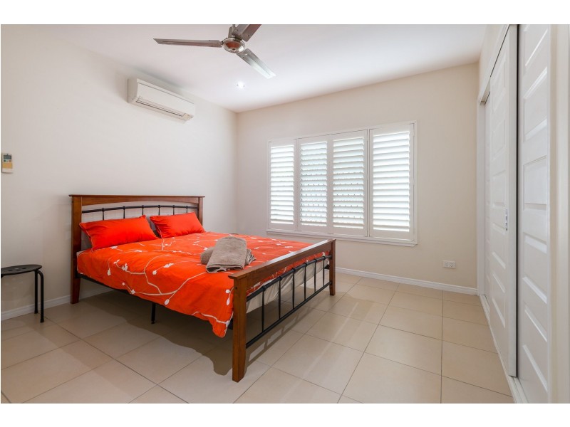 6 Palmetto Street, Palm Cove QLD 4879