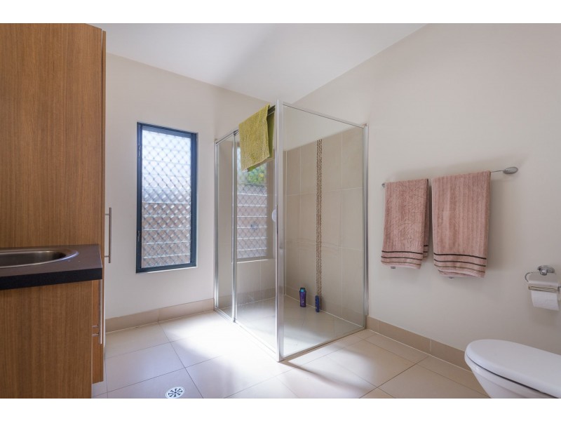 6 Palmetto Street, Palm Cove QLD 4879