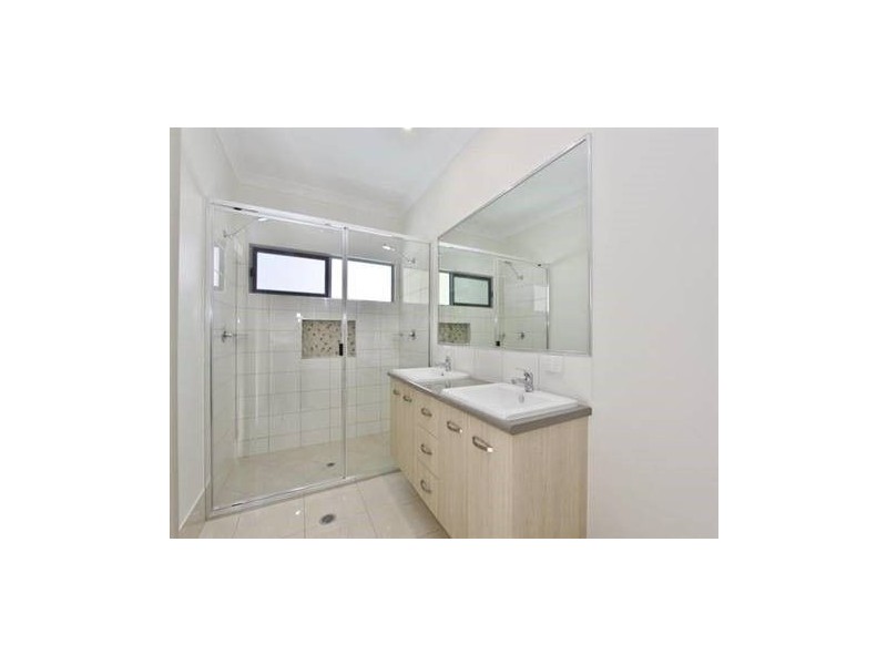 6 Sago Close, Palm Cove QLD 4879