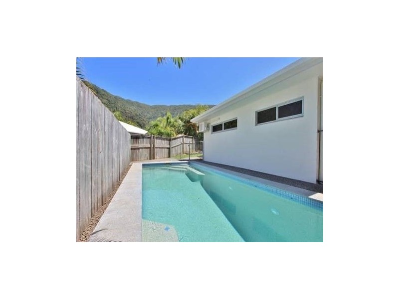 6 Sago Close, Palm Cove QLD 4879