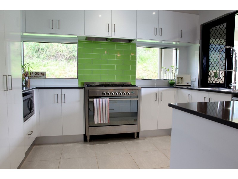 25 Willoughby Close, Redlynch QLD 4870