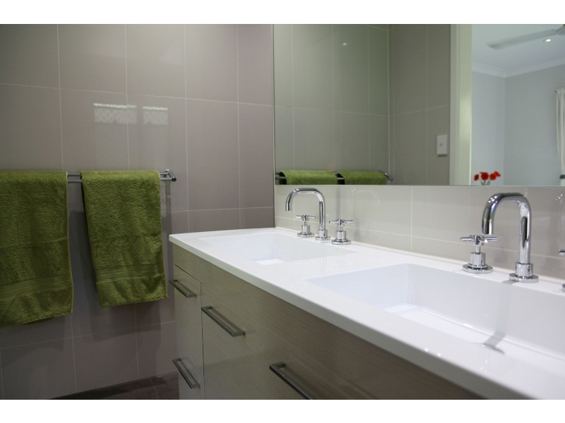 25 Willoughby Close, Redlynch QLD 4870