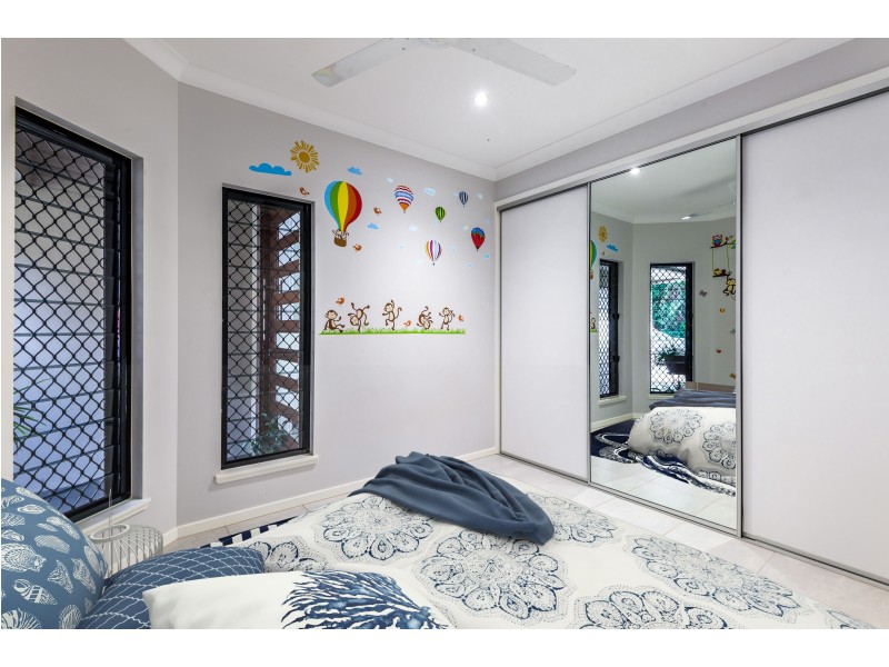 25 Willoughby Close, Redlynch QLD 4870