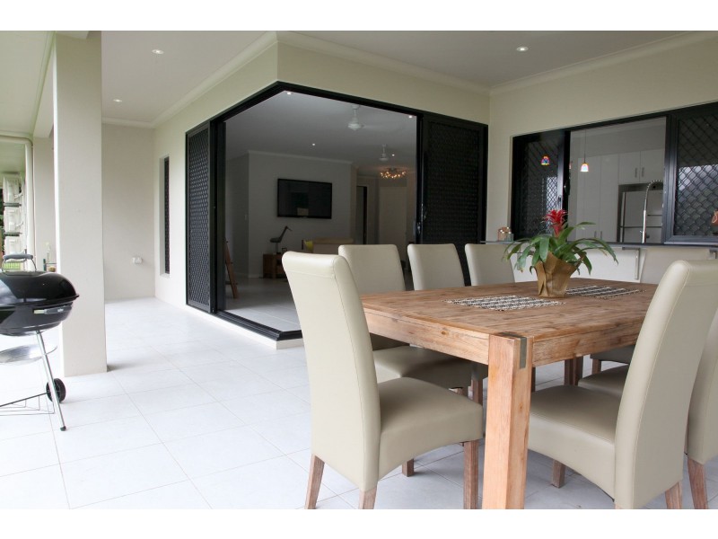 25 Willoughby Close, Redlynch QLD 4870