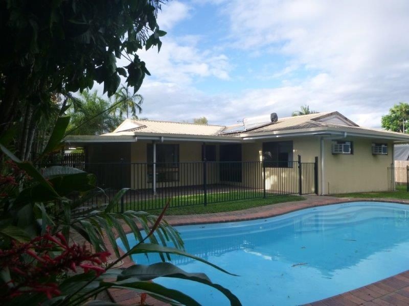 13 Hadrian Avenue, Mooroobool QLD 4870