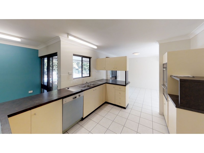 13 Hadrian Avenue, Mooroobool QLD 4870