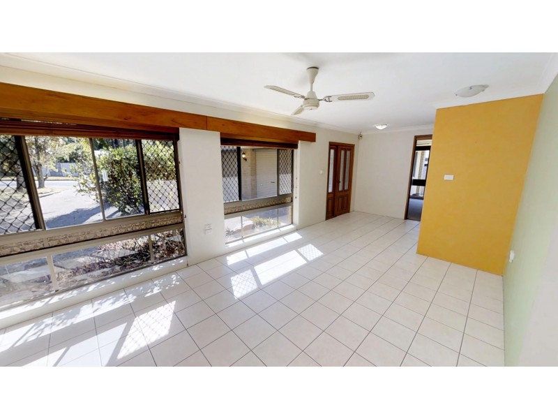 13 Hadrian Avenue, Mooroobool QLD 4870