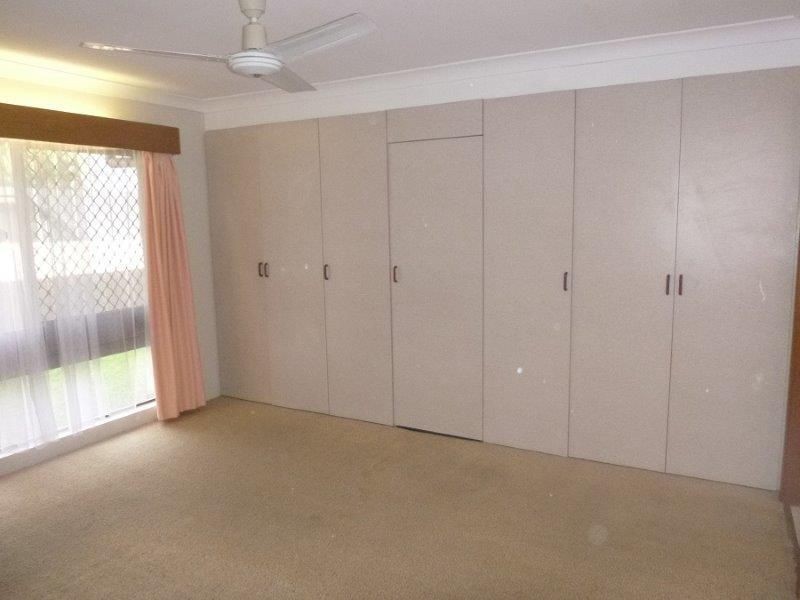 13 Hadrian Avenue, Mooroobool QLD 4870