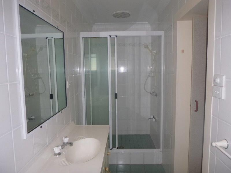 13 Hadrian Avenue, Mooroobool QLD 4870