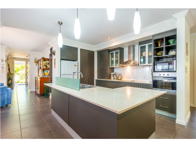 33 Parkinson Avenue, Kewarra Beach QLD 4879