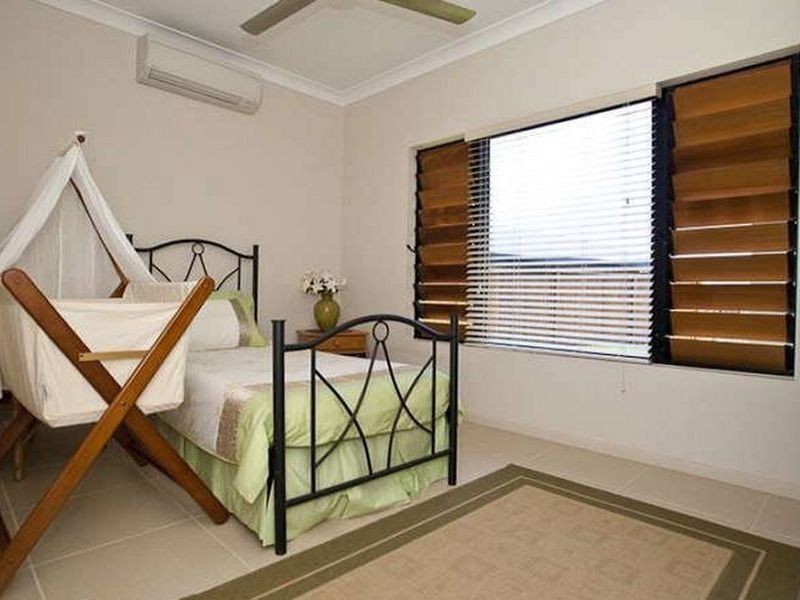 18 Conway Close, Bentley Park QLD 4869