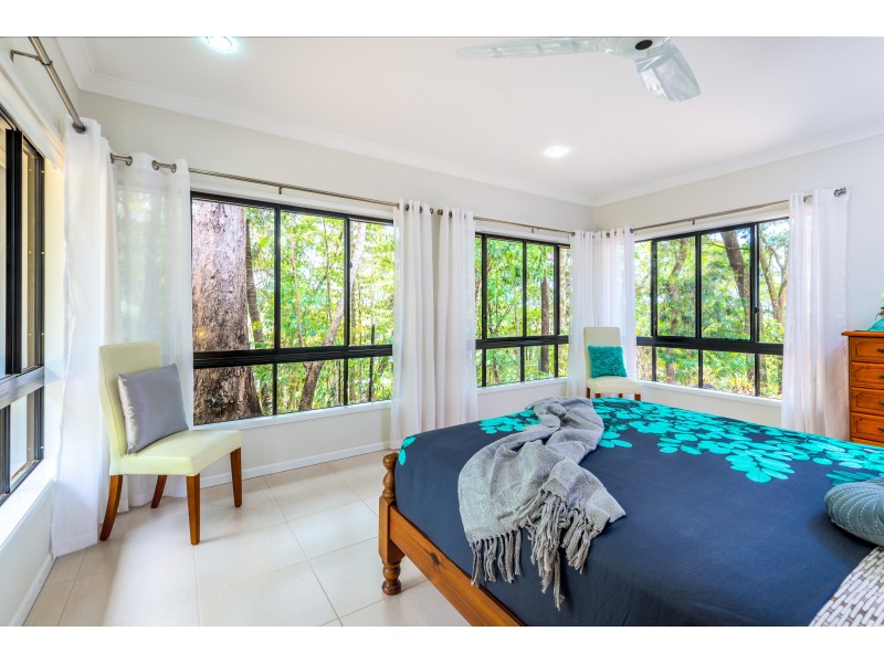 61 Leonard St, Kewarra Beach QLD 4879