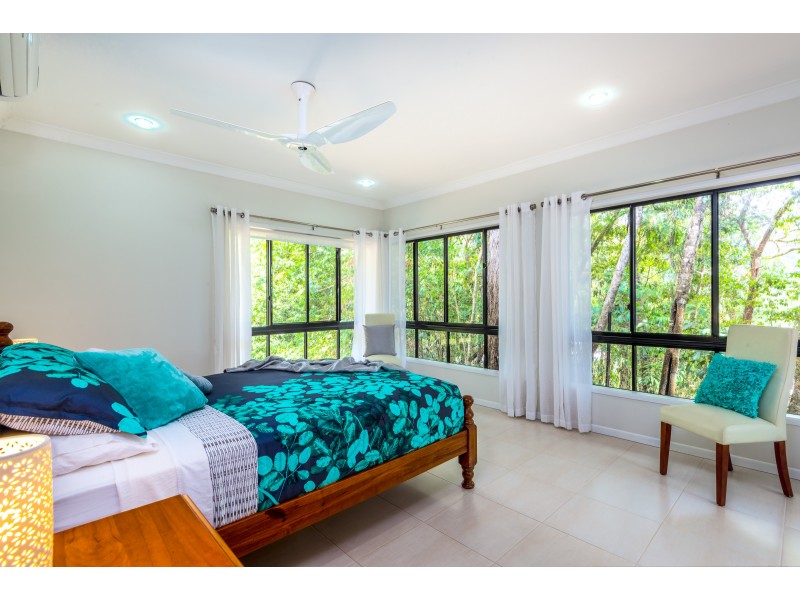 61 Leonard St, Kewarra Beach QLD 4879