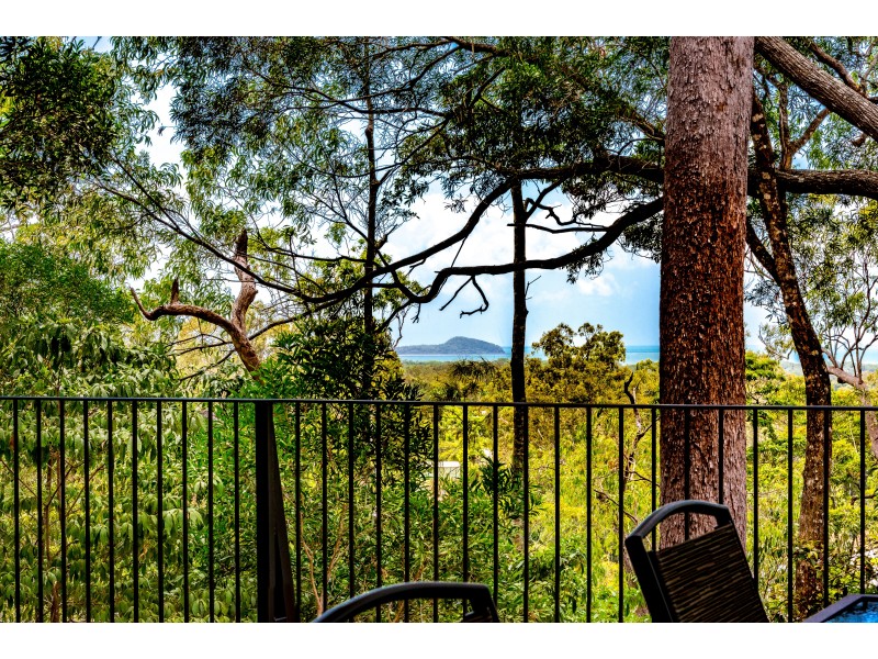 61 Leonard St, Kewarra Beach QLD 4879