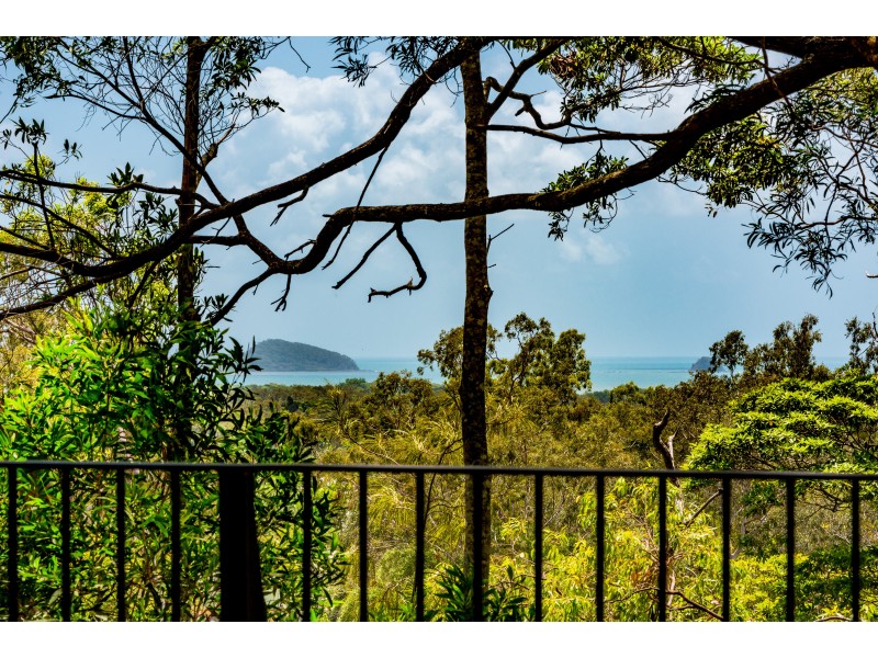 61 Leonard St, Kewarra Beach QLD 4879