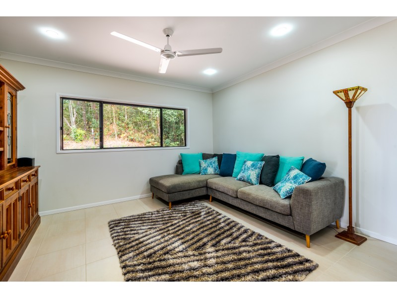 61 Leonard St, Kewarra Beach QLD 4879