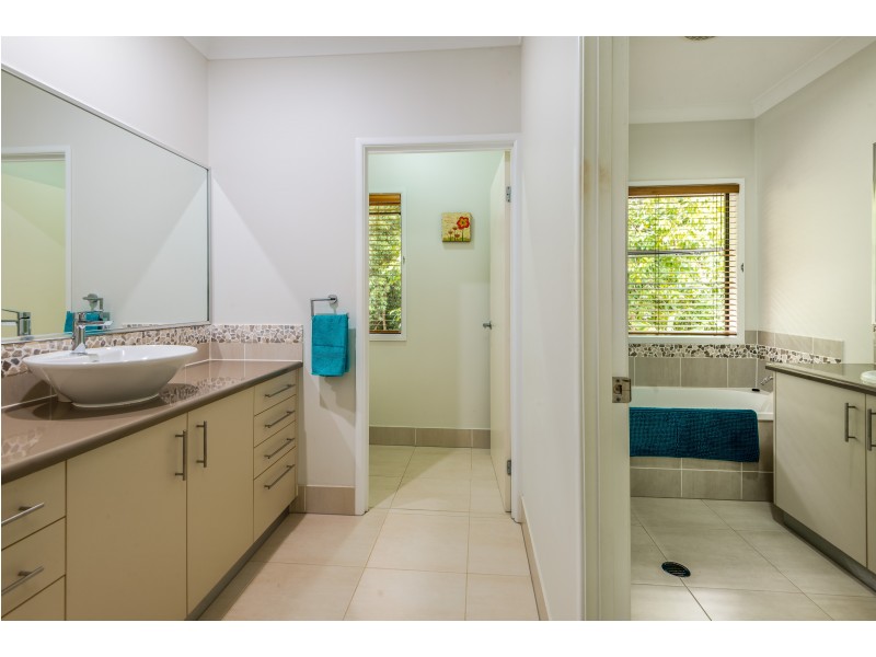 61 Leonard St, Kewarra Beach QLD 4879