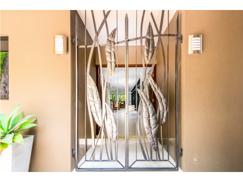 61 Leonard St, Kewarra Beach QLD 4879