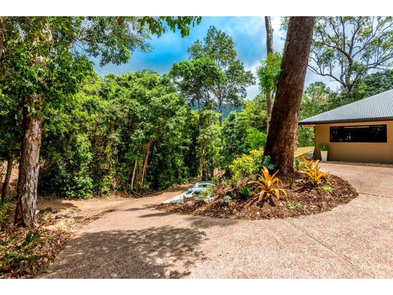 61 Leonard St, Kewarra Beach QLD 4879