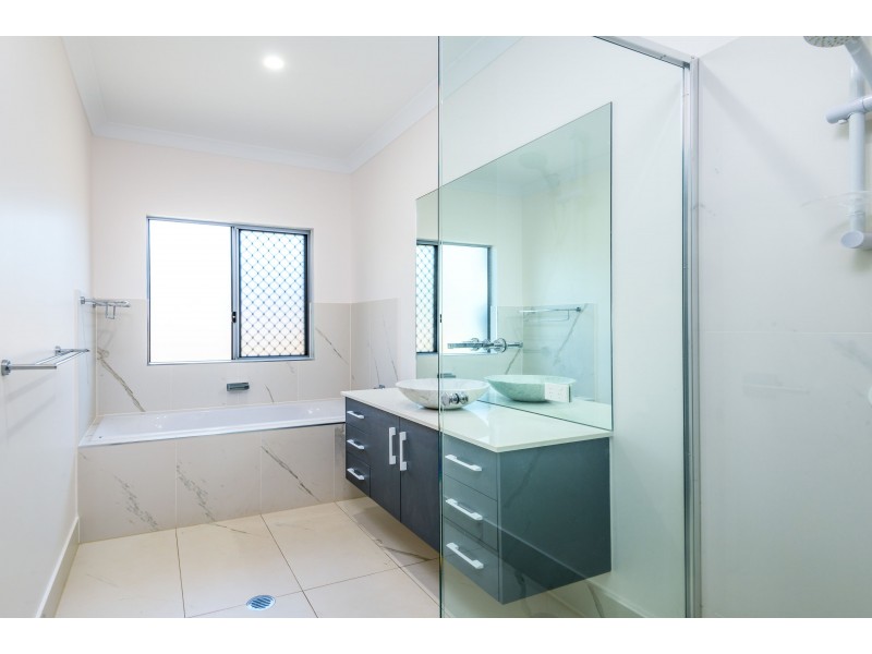 54 Mackerras Street, Redlynch QLD 4870