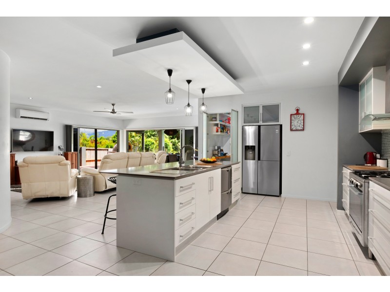 31 Propeller Court, Trinity Beach QLD 4879