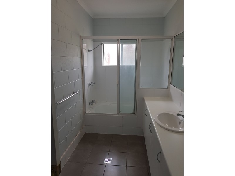 48 Bathurst Drive, Bentley Park QLD 4869
