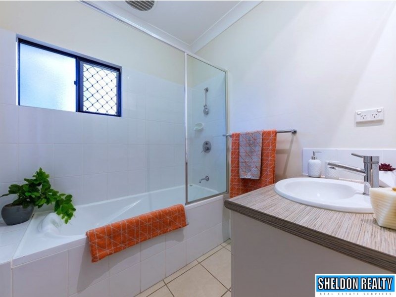 2 Helix Close, Clifton Beach QLD 4879