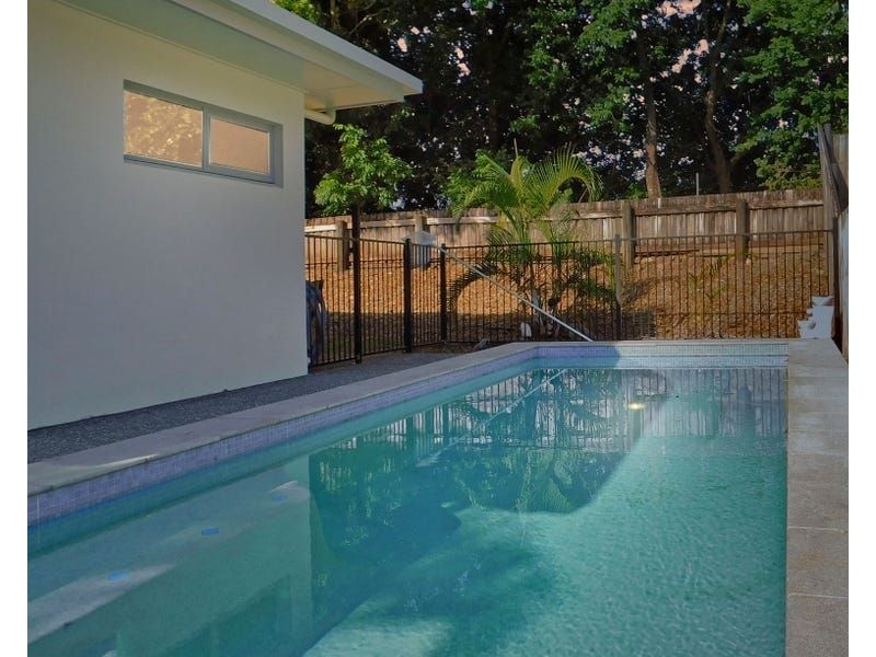 6 Sago Close, Palm Cove QLD 4879