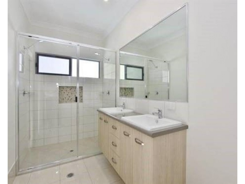 6 Sago Close, Palm Cove QLD 4879