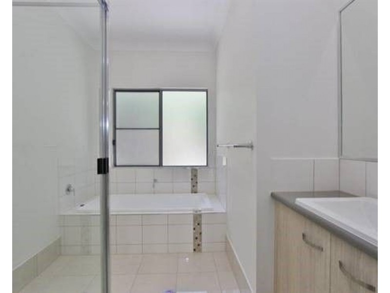 6 Sago Close, Palm Cove QLD 4879