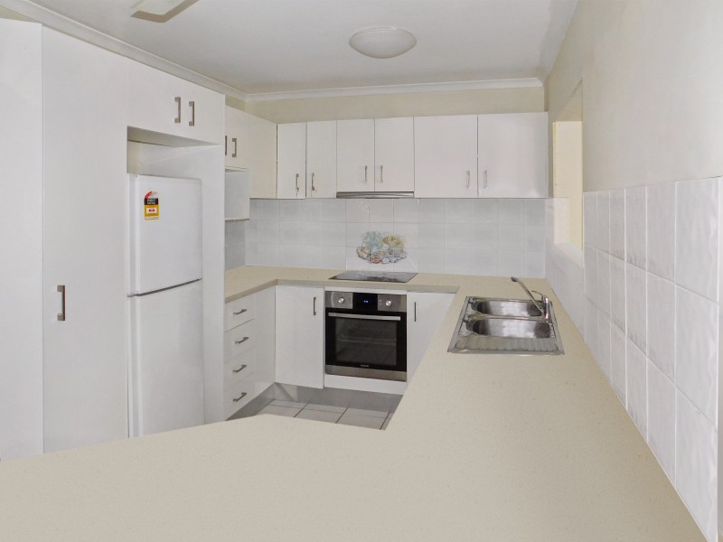 5 Ixora Court, Mooroobool QLD 4870
