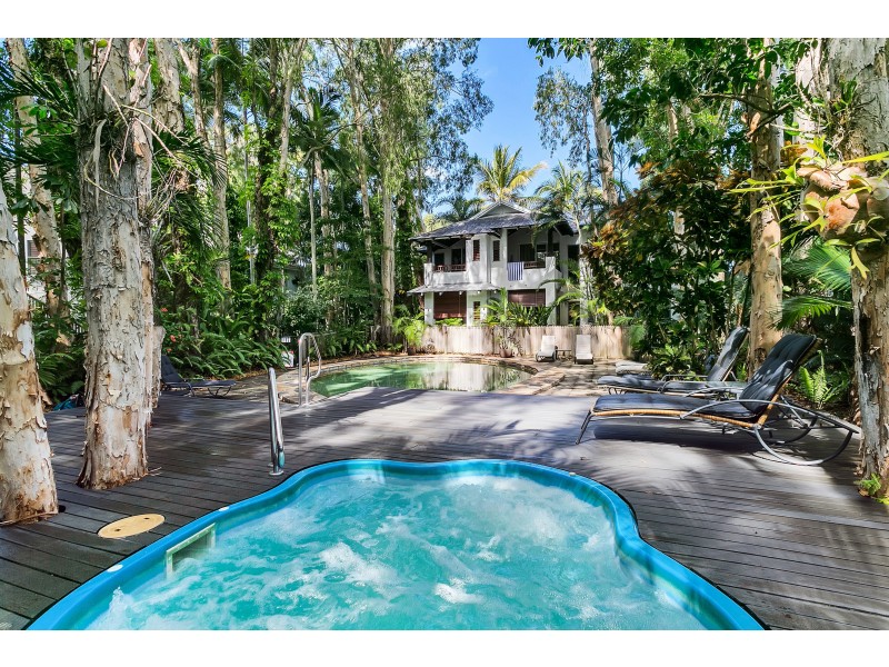 23 & 24/10-14 Amphora Street, Palm Cove QLD 4879