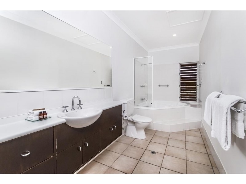 23 & 24/10-14 Amphora Street, Palm Cove QLD 4879