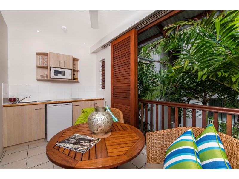 10-14 Amphora Street, Palm Cove QLD 4879