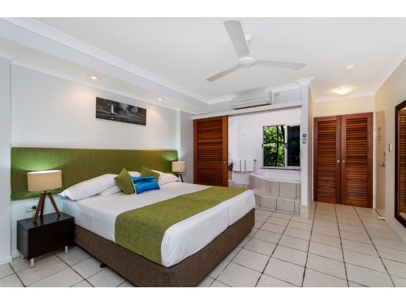 10-14 Amphora Street, Palm Cove QLD 4879