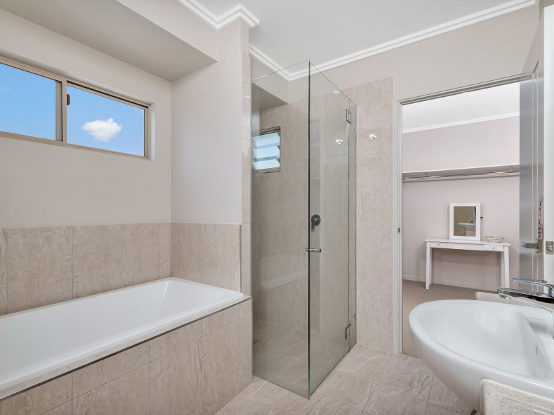 95 Cascade Boulevard, Palm Cove QLD 4879