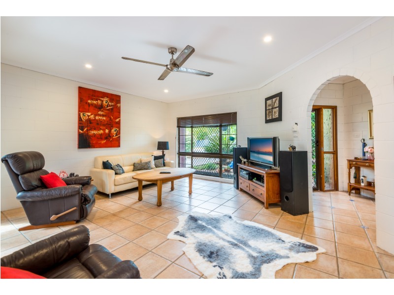 27 Starling Street, Kewarra Beach QLD 4879
