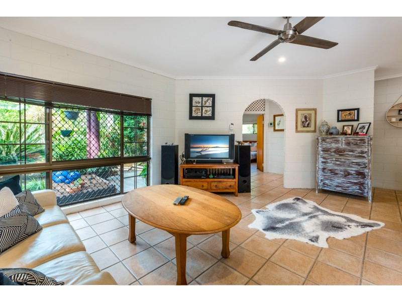 27 Starling Street, Kewarra Beach QLD 4879