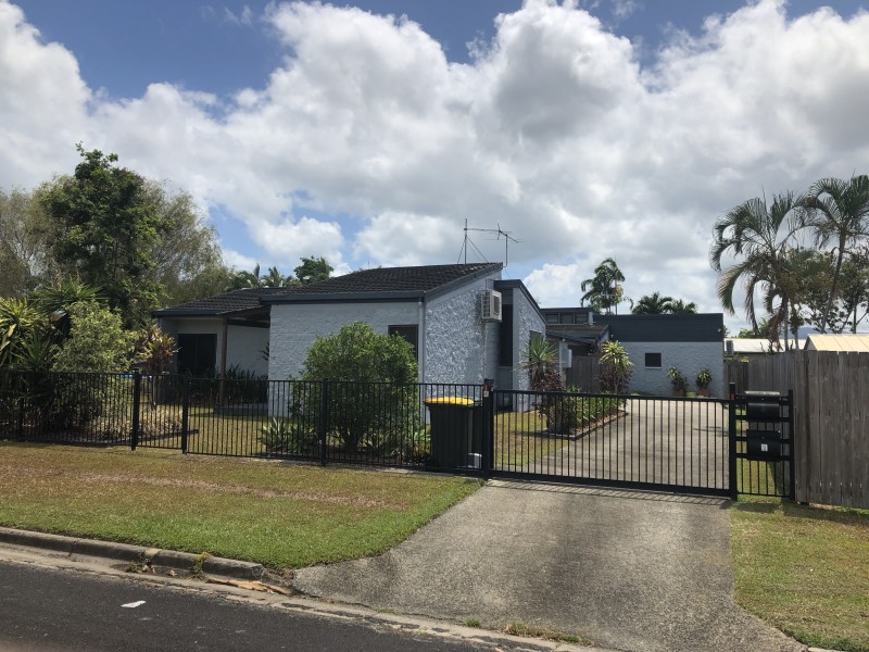 1/4 Turner Street, Whitfield QLD 4870