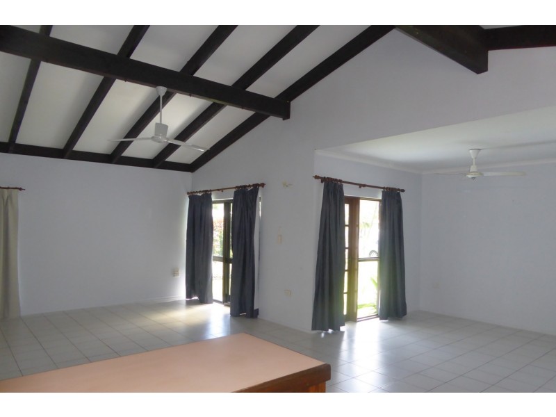 1/4 Turner Street, Whitfield QLD 4870