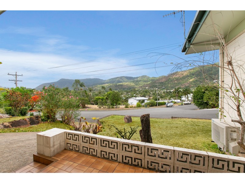 12 Bremner Street, Mooroobool QLD 4870