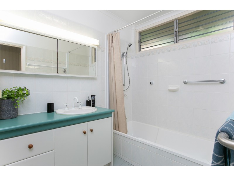 12 Bremner Street, Mooroobool QLD 4870