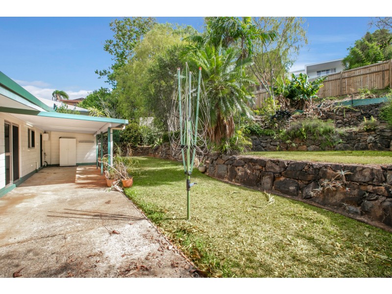 12 Bremner Street, Mooroobool QLD 4870