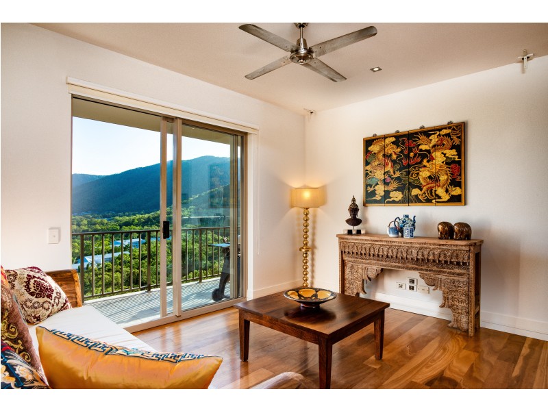 9/11 Colonel Cummings Drive, Palm Cove QLD 4879